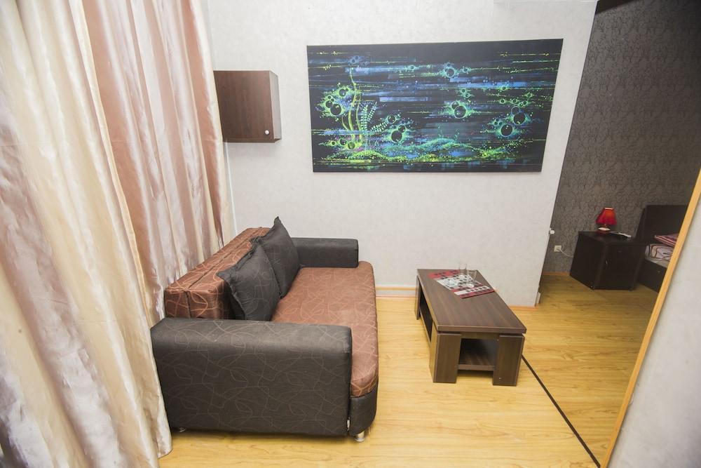 Hotel Well Inn Тбилиси Экстерьер фото