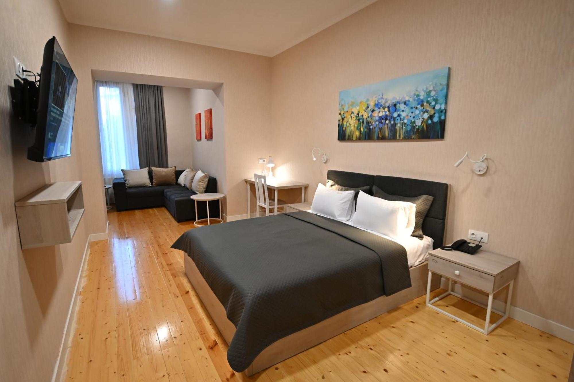 Hotel Well Inn Тбилиси Экстерьер фото