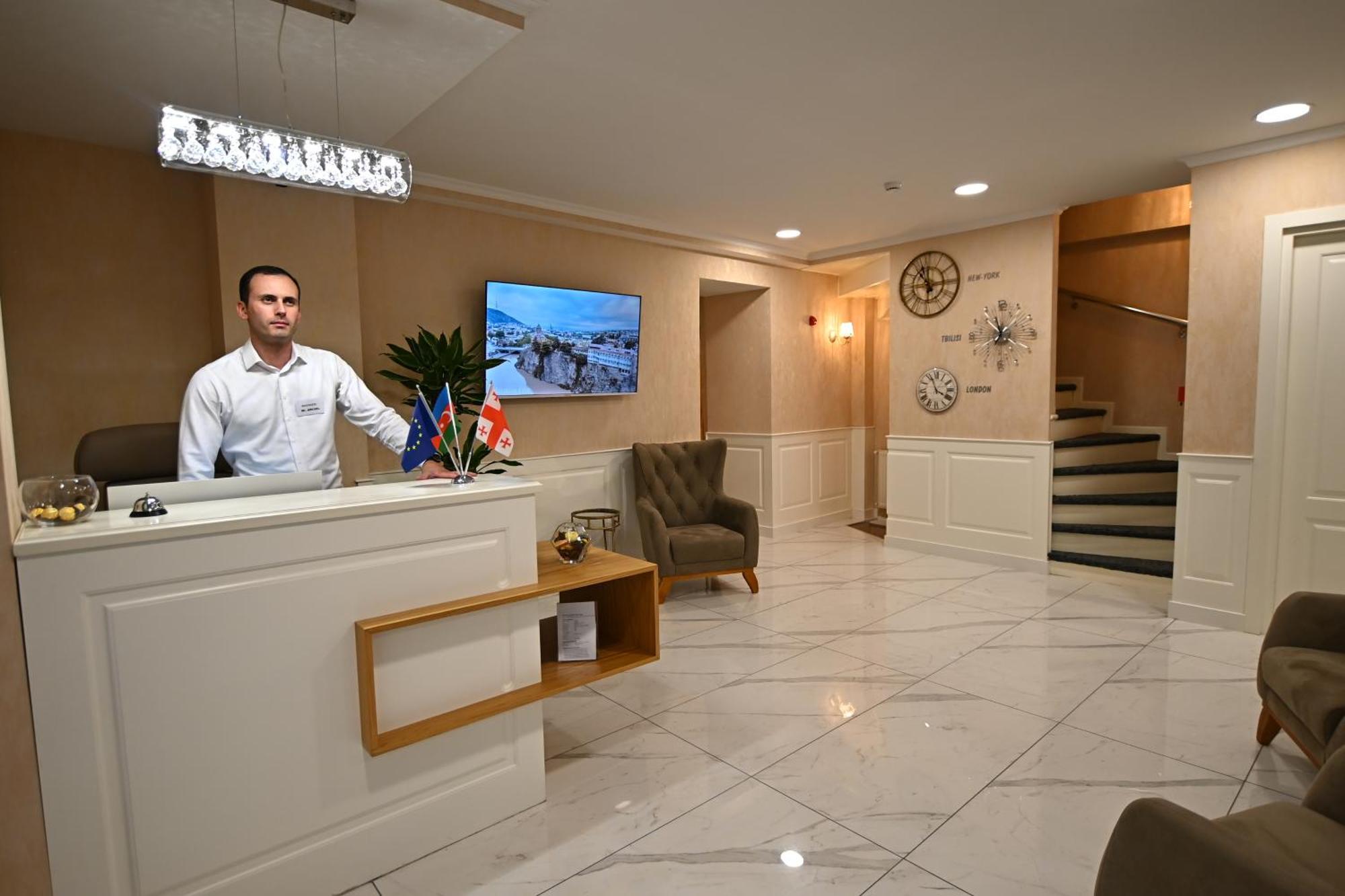 Hotel Well Inn Тбилиси Экстерьер фото