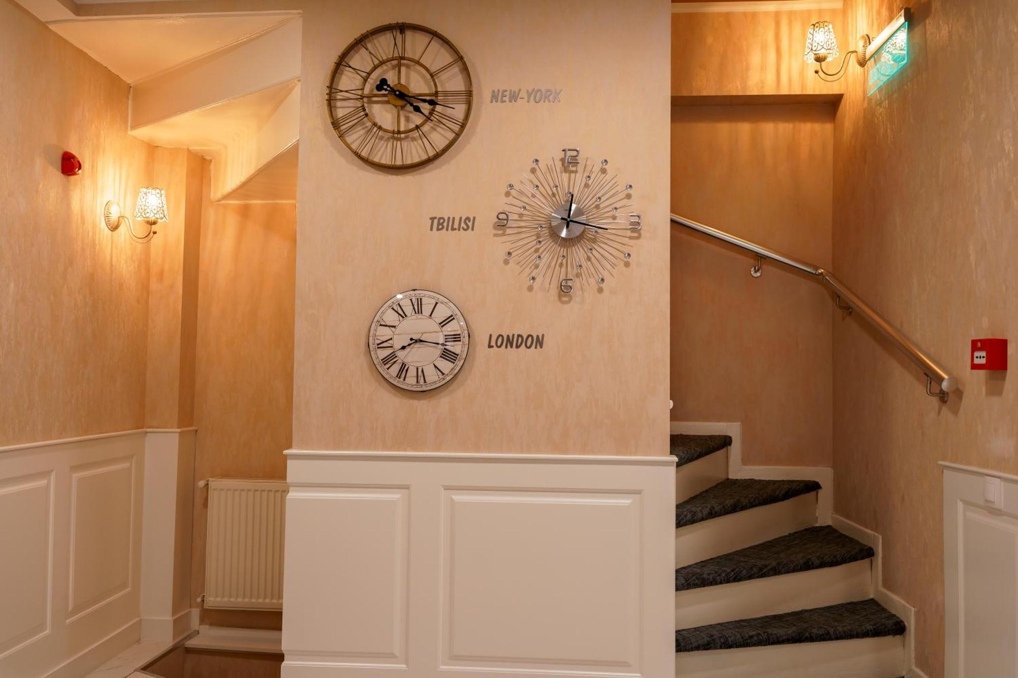 Hotel Well Inn Тбилиси Экстерьер фото