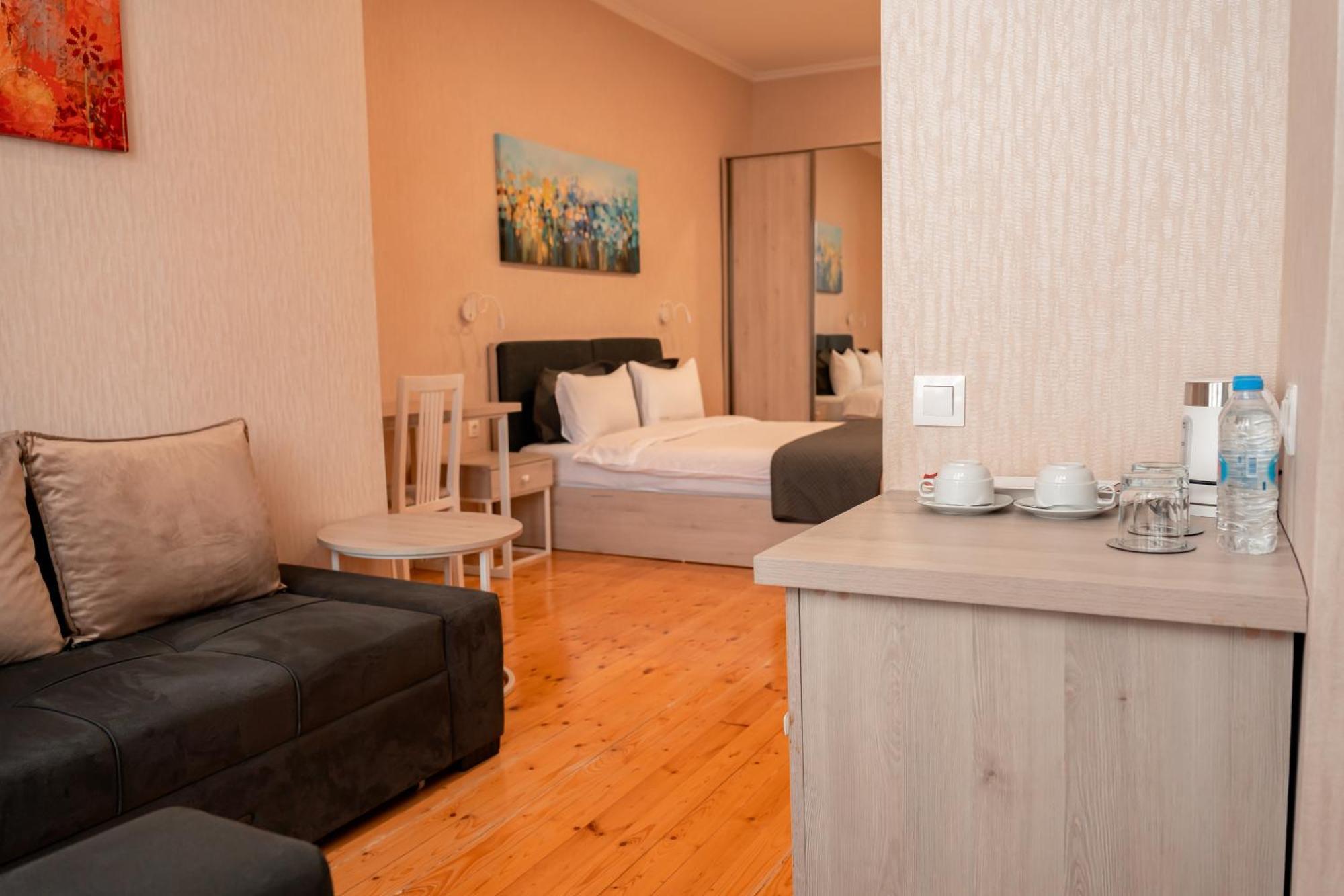 Hotel Well Inn Тбилиси Экстерьер фото