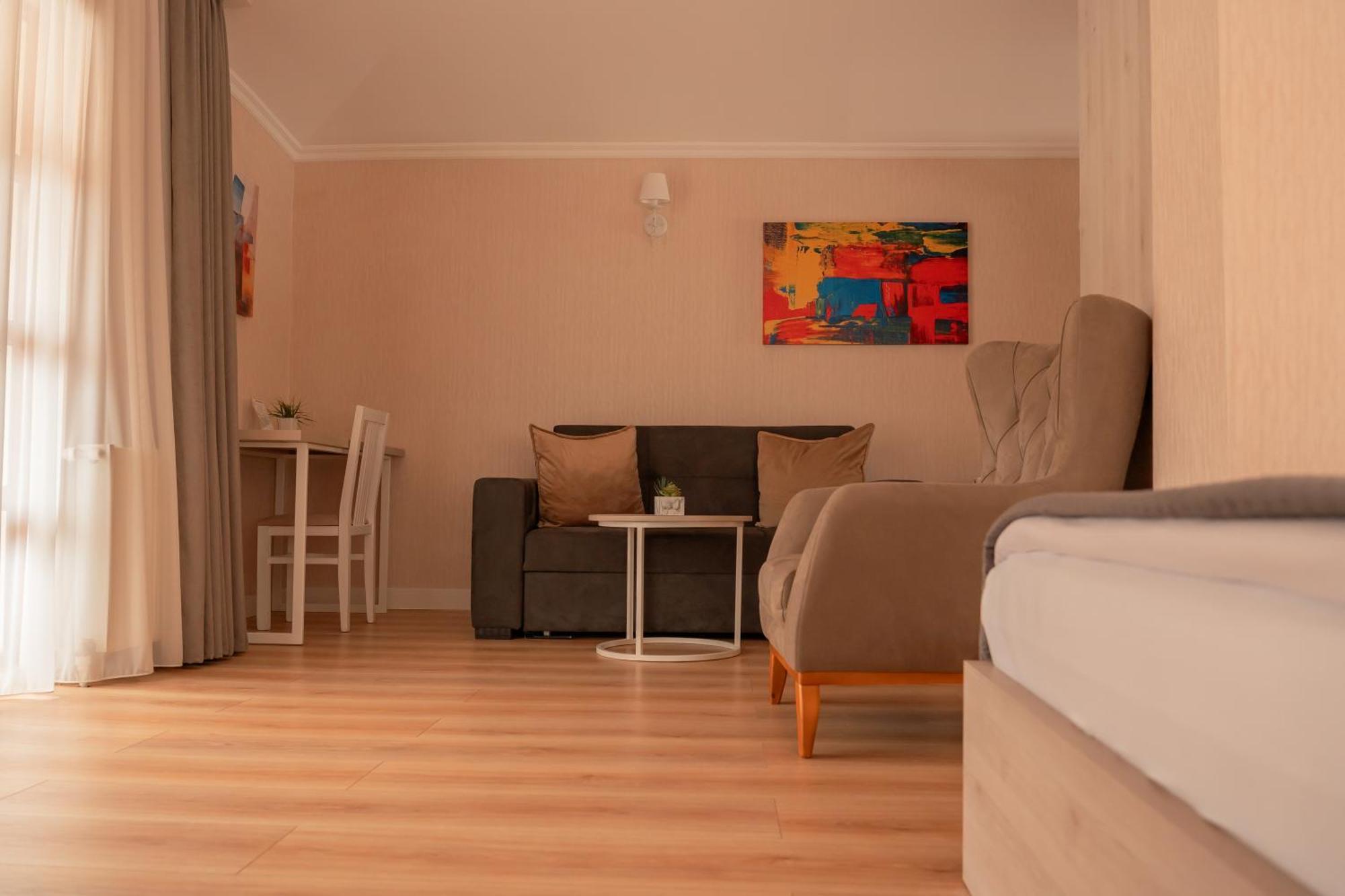 Hotel Well Inn Тбилиси Экстерьер фото