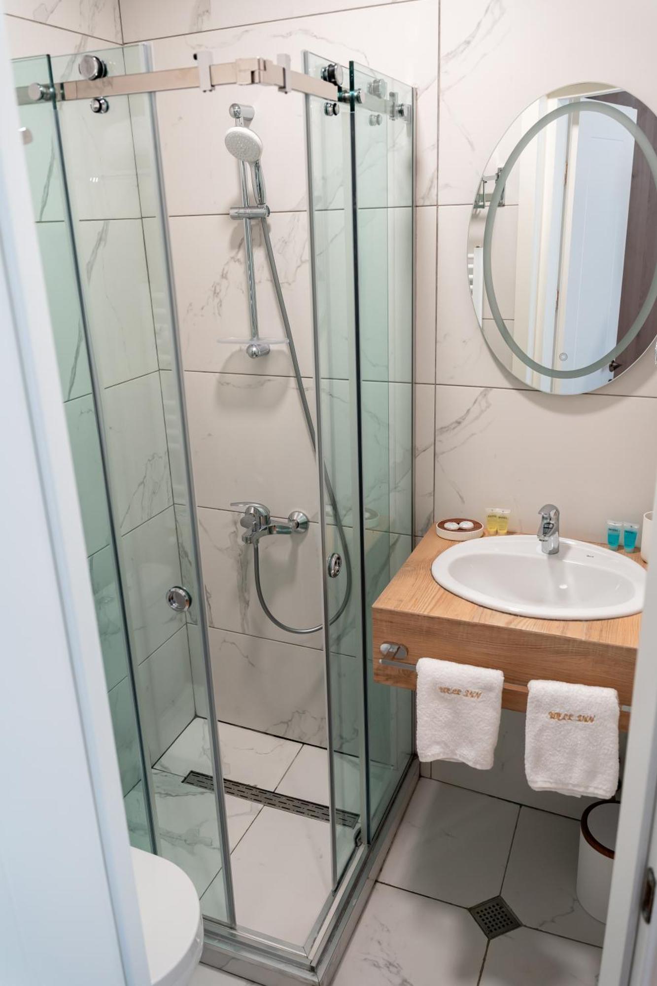 Hotel Well Inn Тбилиси Экстерьер фото